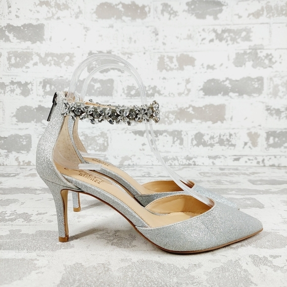 New Badgley Mischka Raleigh Silver Ankle Strap Pointed Toe Heels C207 - Picture 5 of 13